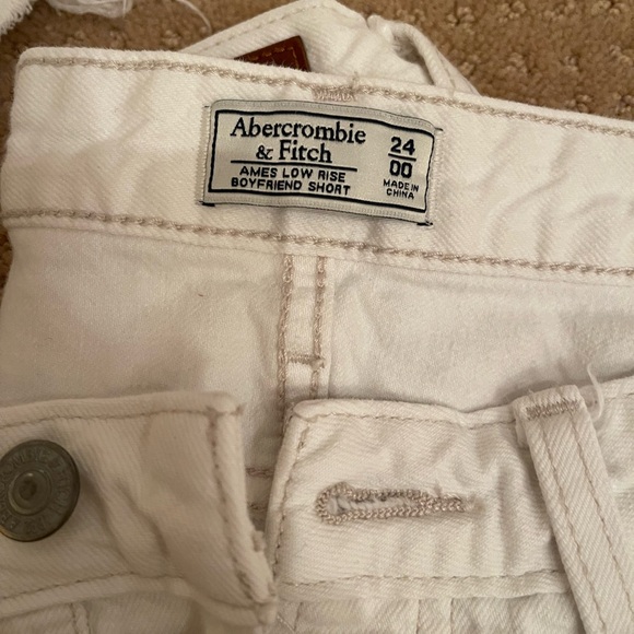 A&F white shorts bundle of three - Picture 3 of 5